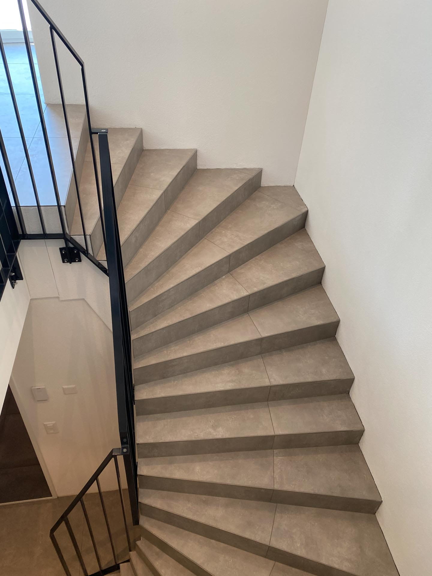 Reust-Platten_Treppen-02.jpg